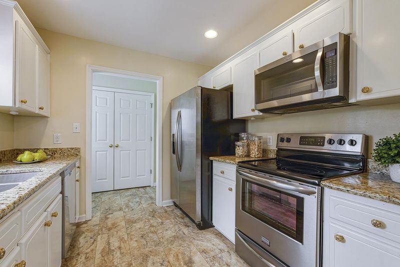 45 Packhouse Ct, Angier, NC 27501