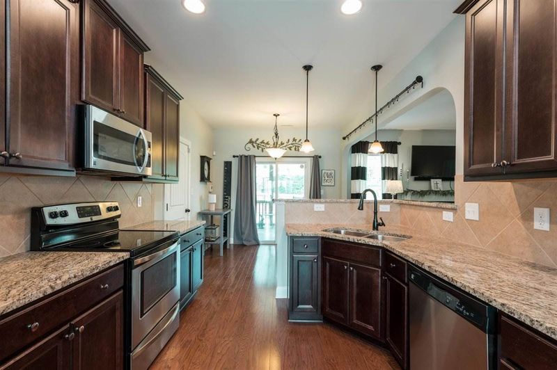 45 Twin Leaf Cir, Clayton, NC 27520