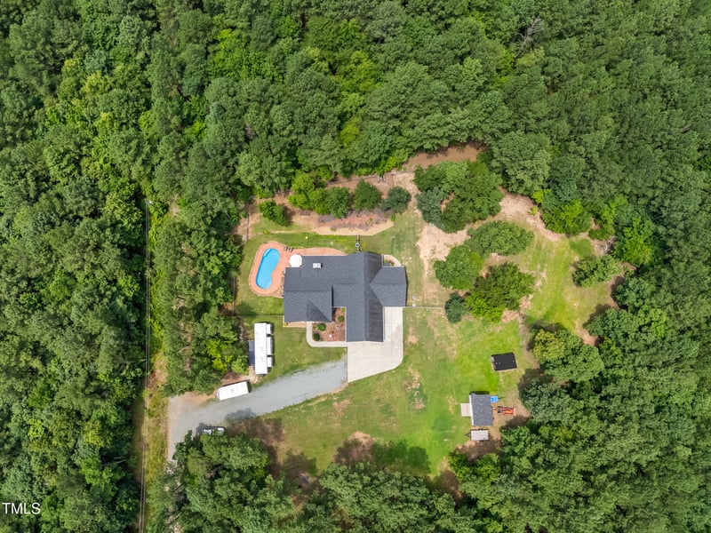 450 Rustic Ln, Sanford, NC 27330