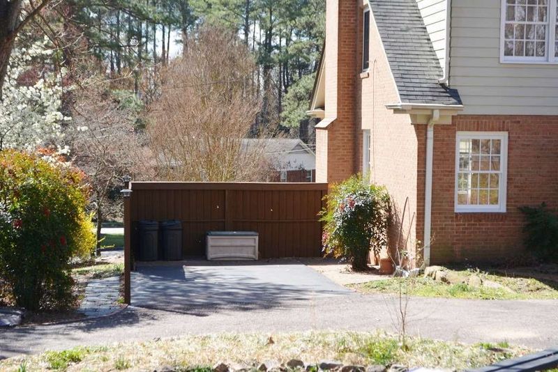 4500 Pamlico Dr, Raleigh, NC 27609