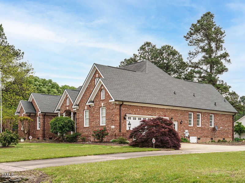 4501 Forest Dr, Holly Springs, NC 27540