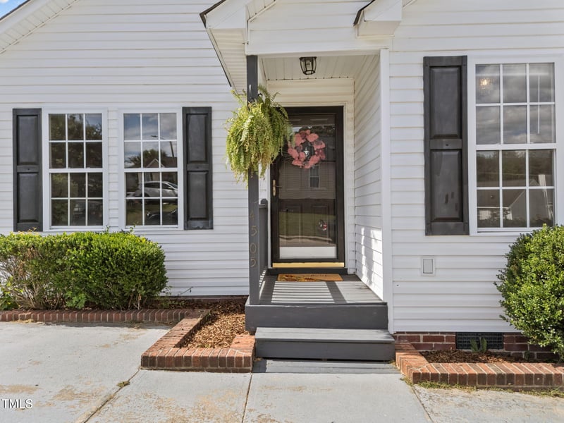 4505 Woodlawn Dr, Raleigh, NC 27616