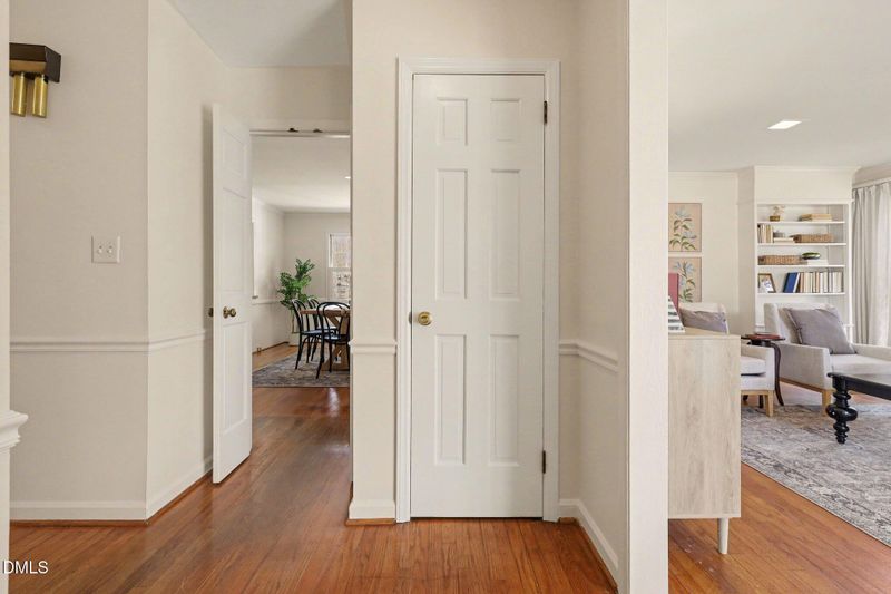 4505 Yadkin Dr, Raleigh, NC 27609