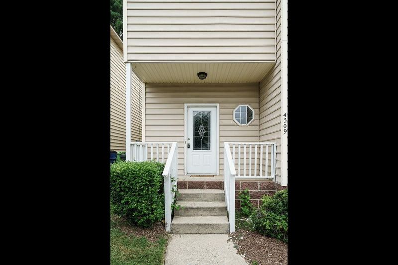 4509 Pinckney Pl, Raleigh, NC 27604