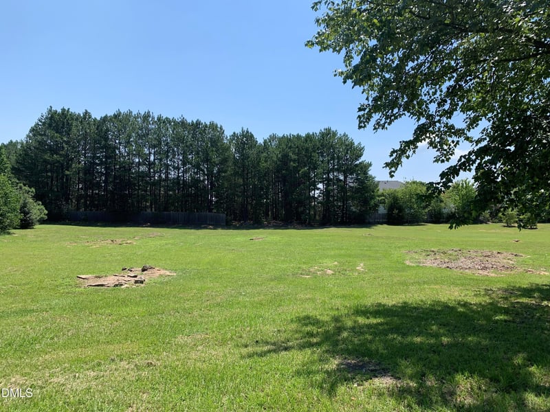 451 Commons Dr, Holly Springs, NC 27540