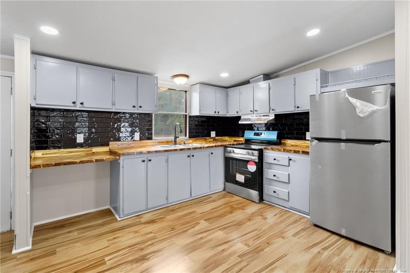 4511 Sullivan St, Fayetteville, NC 28312