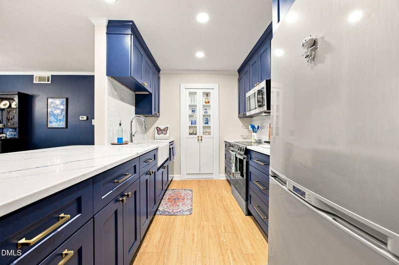 4513 Edwards Mill Rd #E, Raleigh, NC 27612