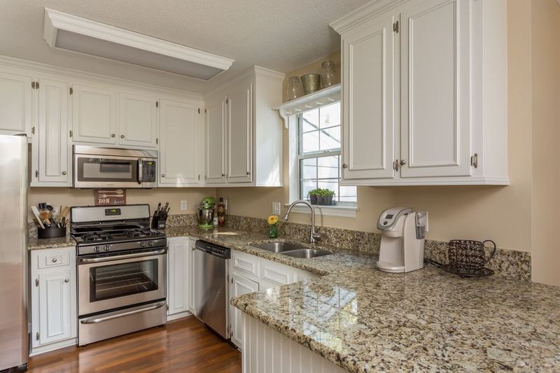 4516 Timberhurst Dr, Raleigh, NC 27612