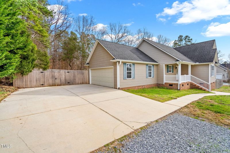 4518 Springbrook Dr, Burlington, NC 27215
