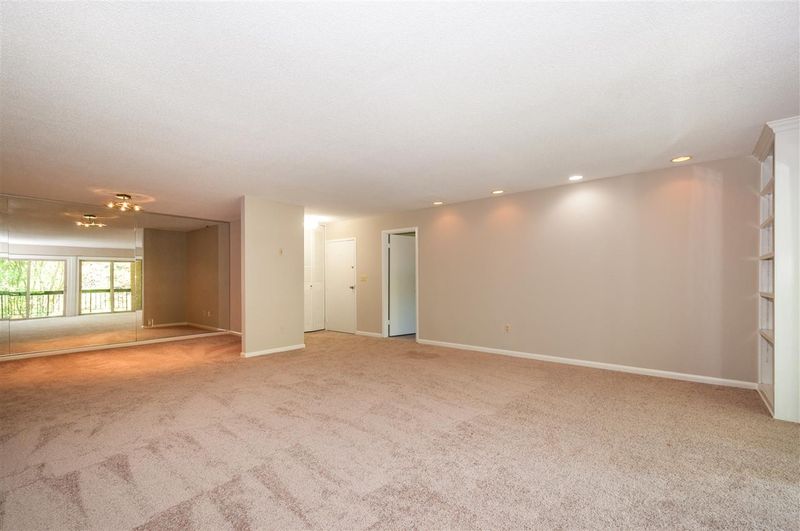 4519 Edwards Mill Rd #Apt. G, Raleigh, NC 27612