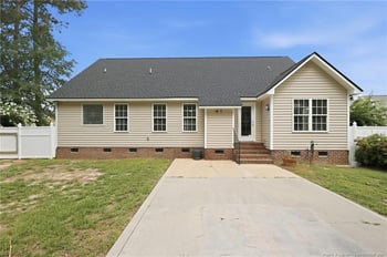 4519 Storm Cat Ln, Hope Mills, NC 28348