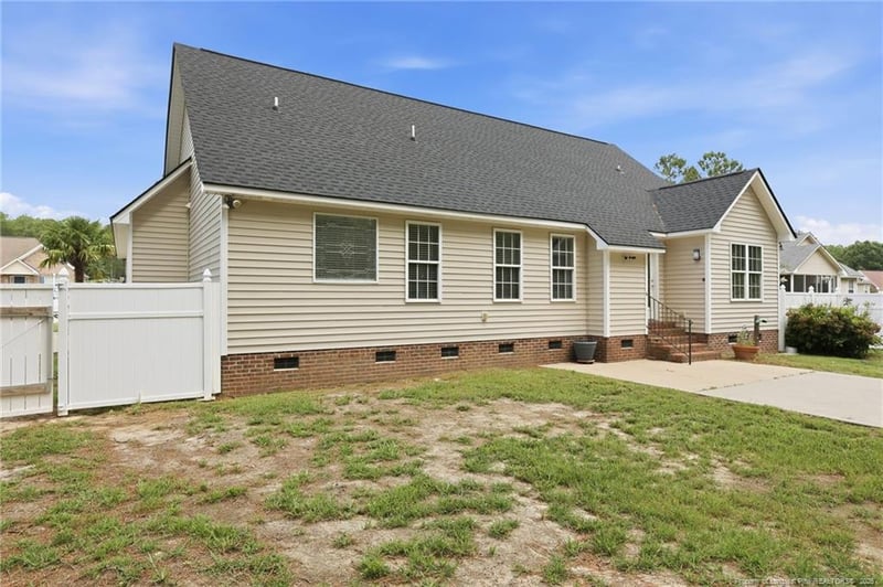 4519 Storm Cat Ln, Hope Mills, NC 28348