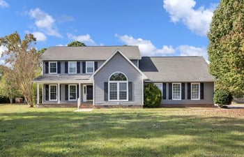 452 Foxwood Dr, Hope Mills, NC 28348