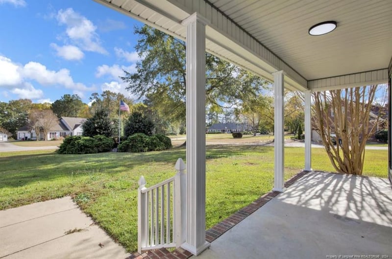 452 Foxwood Dr, Hope Mills, NC 28348