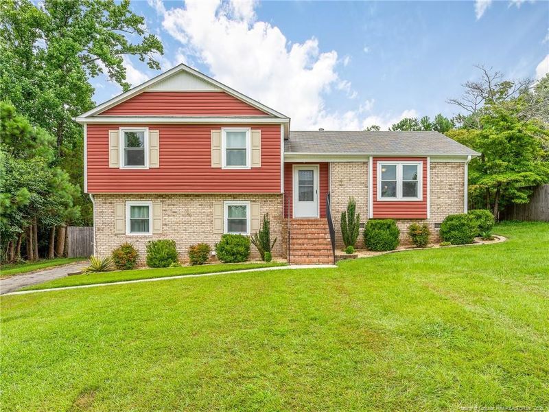 452 Saddle Ridge Rd, Fayetteville, NC 28311