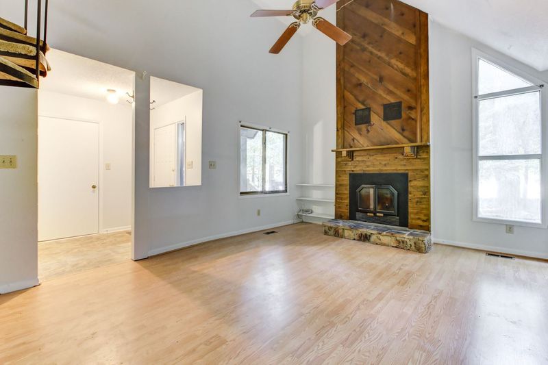 4520 Kaplan Dr, Raleigh, NC 27606