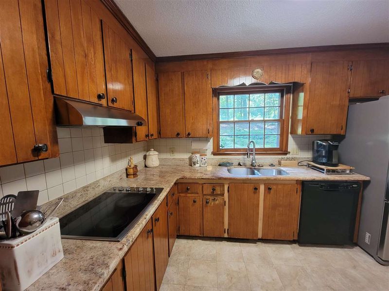 4523 Connell Dr, Raleigh, NC 27612