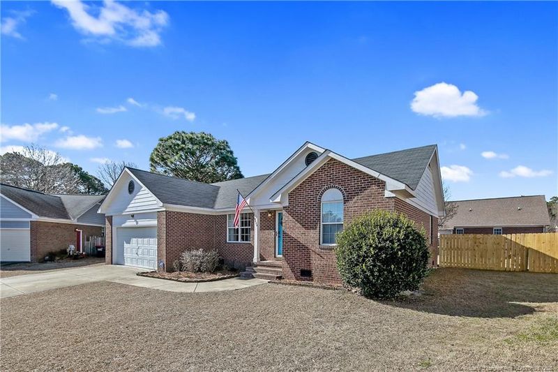 4524 Broadway Ct, Hope Mills, NC 28348