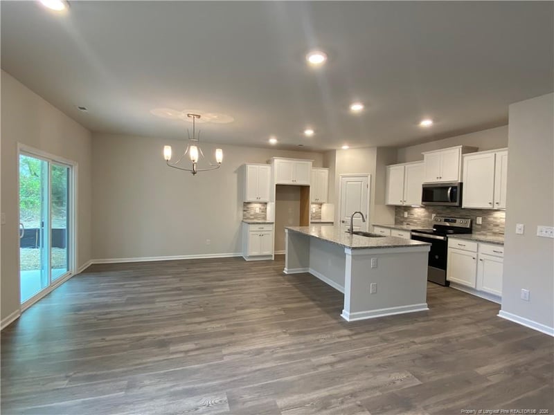 4526 Bunkers Bay Ln, Hope Mills, NC 28371