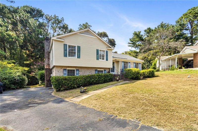 453 Bay Shore Dr, Fayetteville, NC 28311