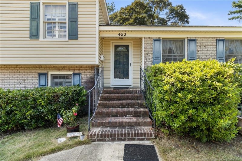 453 Bay Shore Dr, Fayetteville, NC 28311