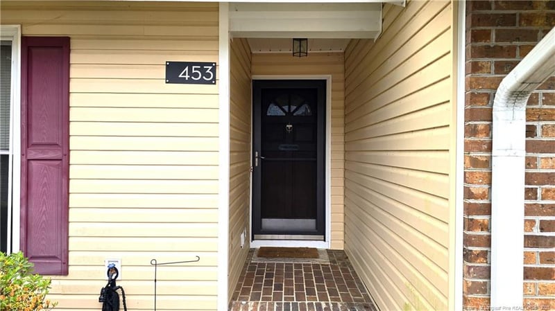 453 Lands End Rd, Fayetteville, NC 28314