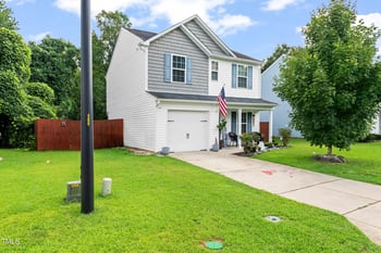 453 Randolph Dr, Clayton, NC 27520