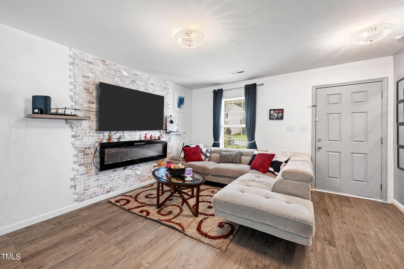 453 Randolph Dr, Clayton, NC 27520