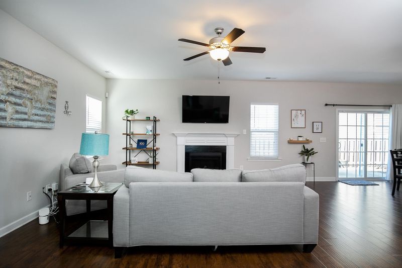 453 Summerwind Plantation Dr, Garner, NC 27529