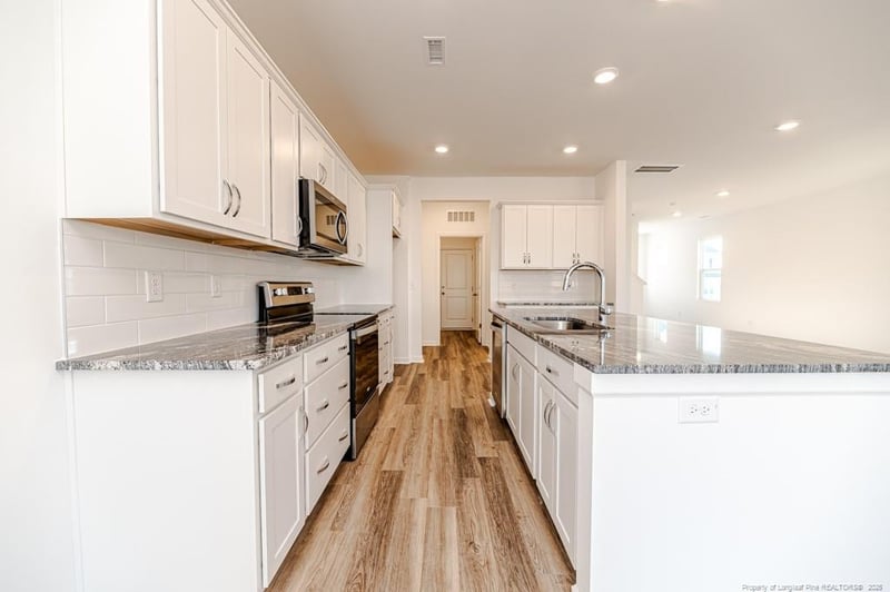 4531 Bunkers Bay Ln, Hope Mills, NC 28371