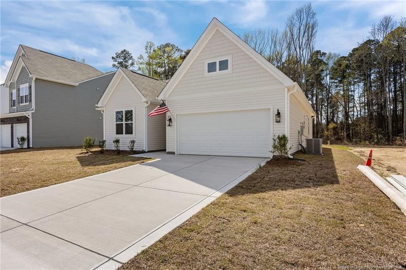 4538 Bunkers Bay Ln, Hope Mills, NC 28371