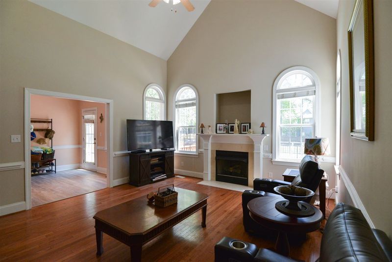 454 St Jiles Dr, Clayton, NC 27520