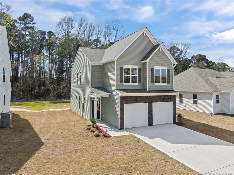 4542 Bunkers Bay Ln, Hope Mills, NC 28371