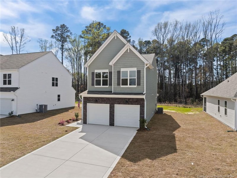 4542 Bunkers Bay Ln, Hope Mills, NC 28371