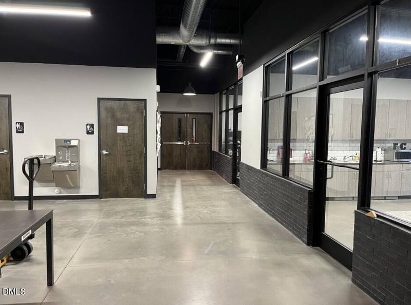 4550 Preslyn Dr, Raleigh, NC 27616