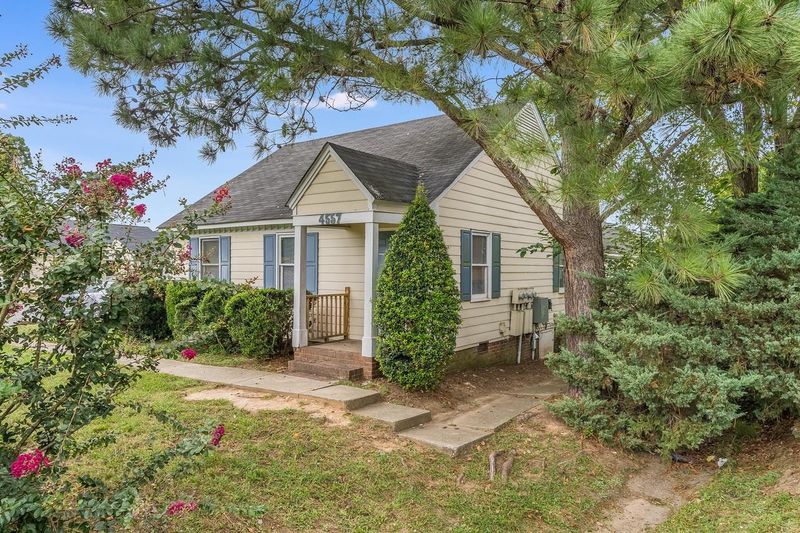 4557 Hargrove Rd, Raleigh, NC 27604