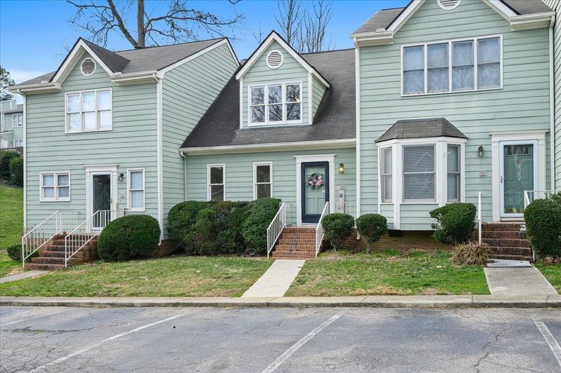 456 Oak Run Dr, Raleigh, NC 27606