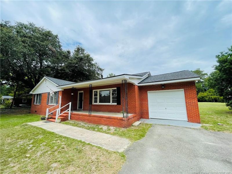 4562 Cameron Rd, Hope Mills, NC 28348