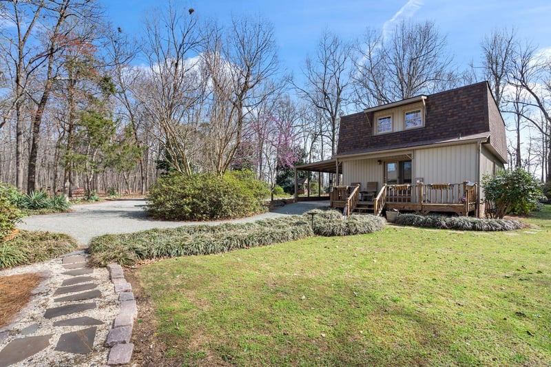 4566 Starmount Rd, Liberty, NC 27298