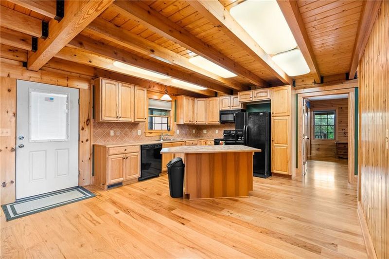 4576 Sartin Rd, Burlington, NC 27217