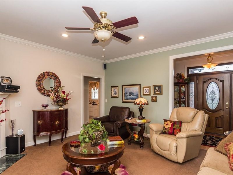 4578 Freedom Dr, Burlington, NC 27215