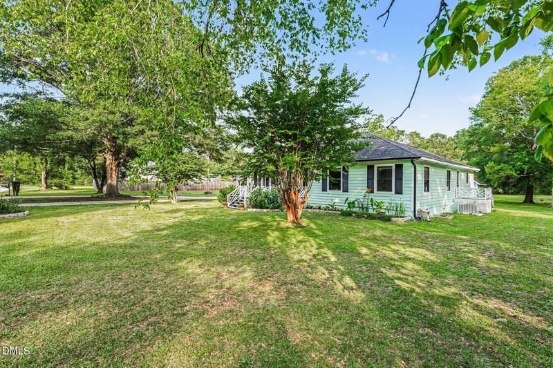 4580 Mill St, Hope Mills, NC 28348