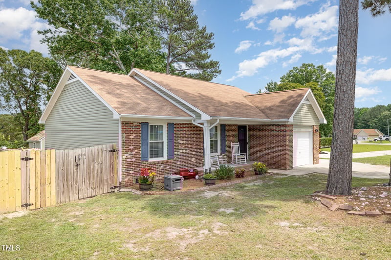 459 Brandermill Rd, Fayetteville, NC 28314