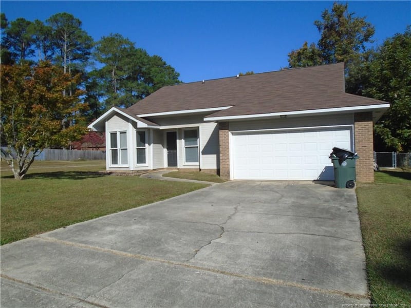 4598 Oakfield Ct, Fayetteville, NC 28314