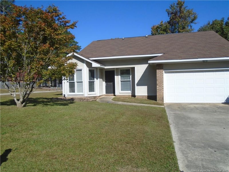 4598 Oakfield Ct, Fayetteville, NC 28314