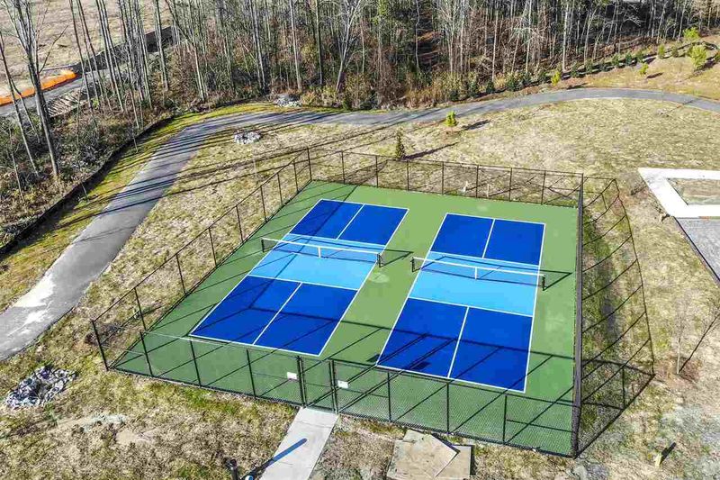 46 Davidson St, Clayton, NC 27527