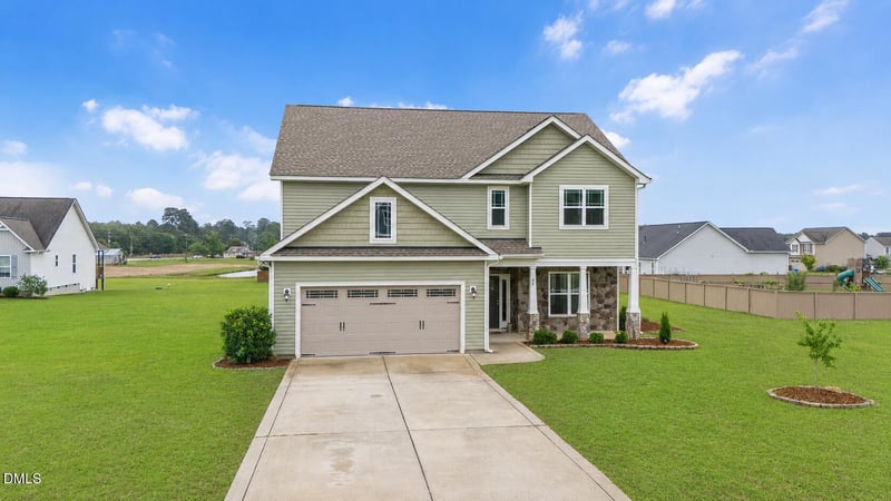 46 Rowland Dr, Fuquay Varina, NC 27526