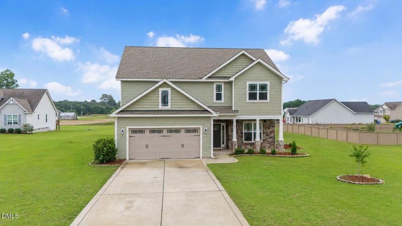 46 Rowland Dr, Fuquay Varina, NC 27526