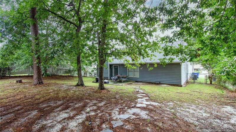 460 Brandermill Rd, Fayetteville, NC 28314