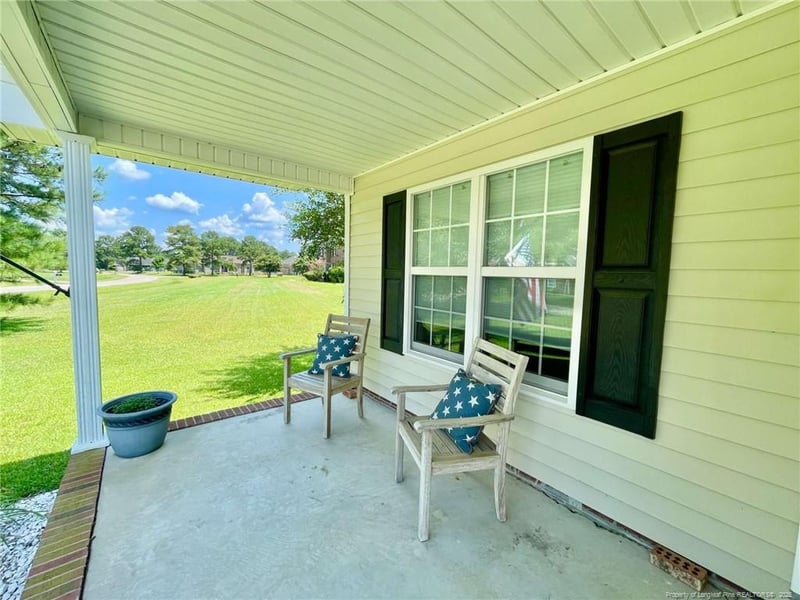 460 Derby Ln, Hope Mills, NC 28348